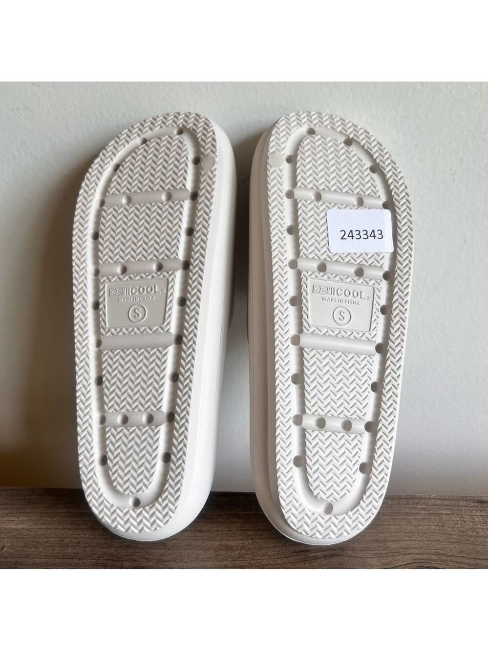 32 Degree NEW UnisexCool Neutral Slide Sandal Size Small 6/7 or 4/5 #284A - Picture 7 of 8